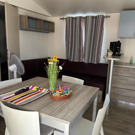Mobilhome Avengers Camping Du Ried Boofzheim Exterior photo
